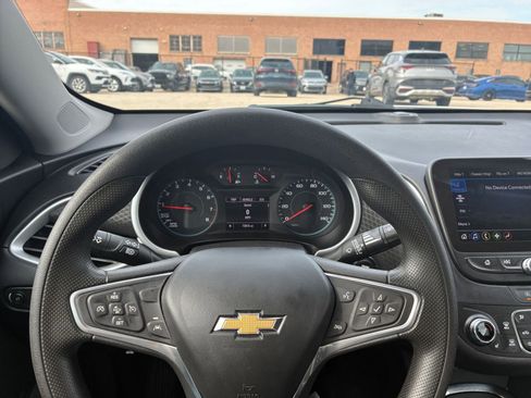 Used 2023 Chevrolet Malibu LT image 34