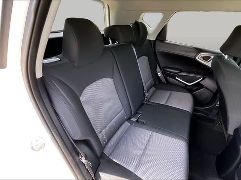 Used 2023 Kia Soul LX w/ LX Technology Package FWD image 19