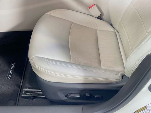 Used 2021 Nissan Altima 2.5 SL FWD image 21