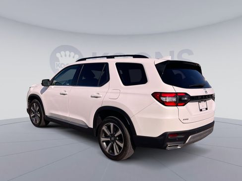 Used 2024 Honda Pilot Elite image 4