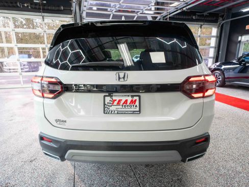 Used 2023 Honda Pilot Elite image 3