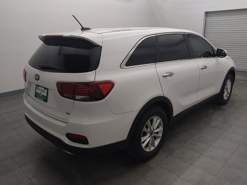 Used 2020 Kia Sorento LX image 9
