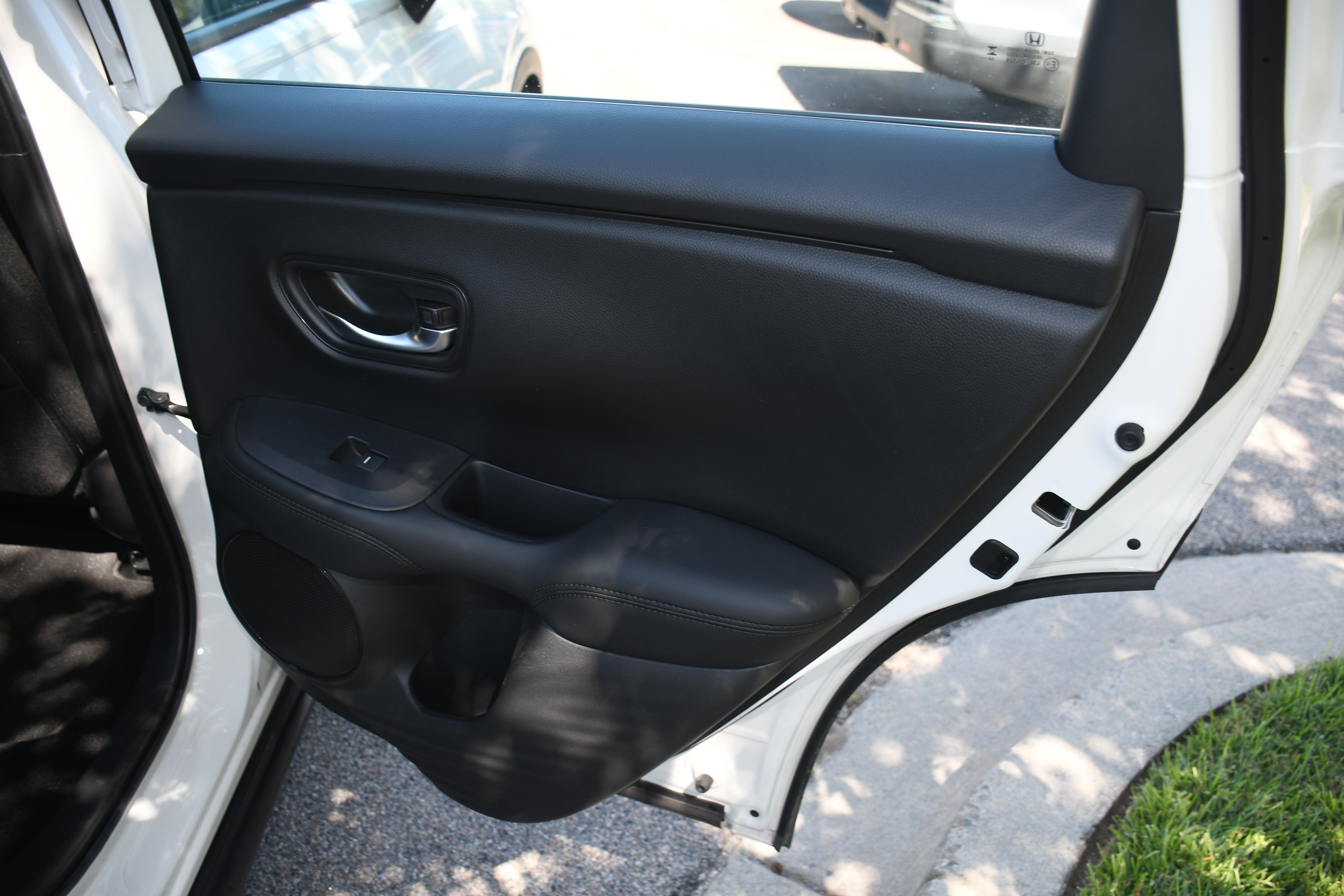 Used 2025 Honda HR-V LX image 18
