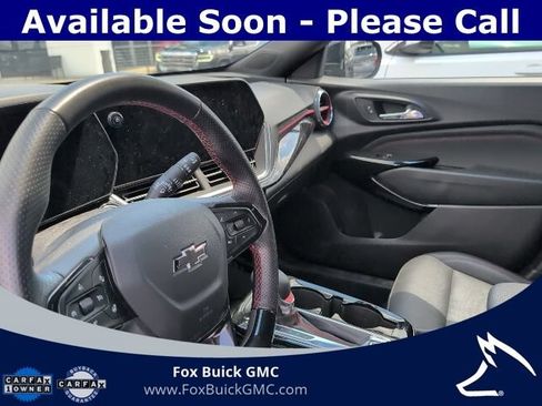 Used 2024 Chevrolet Trax RS FWD image 12