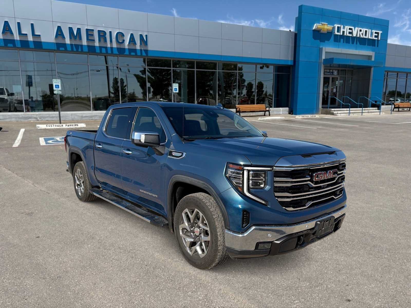 Used 2024 GMC Sierra 1500 SLT AWD/4WD image 2