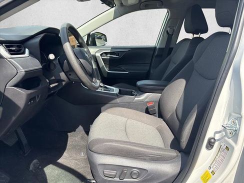 Used 2025 Toyota RAV4 XLE FWD image 8