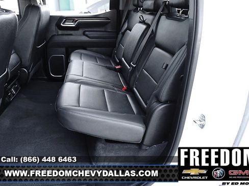 Used 2025 GMC Sierra 1500 SLT image 11