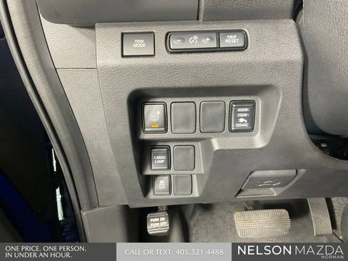 Used 2024 Nissan Frontier SV w/ SV Convenience Package RWD image 42