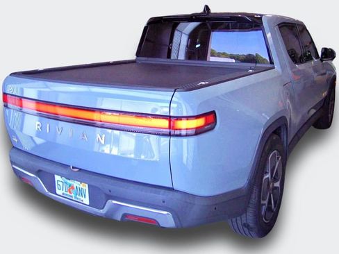 Used 2022 Rivian R1T Adventure AWD/4WD image 6