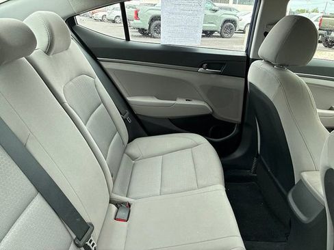 Used 2018 Hyundai Elantra SE FWD image 23