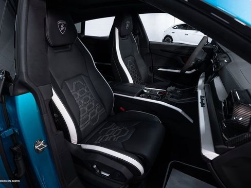 Used 2025 Lamborghini Urus SE image 56
