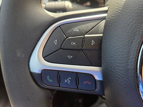 Used 2021 Jeep Compass Latitude FWD image 27