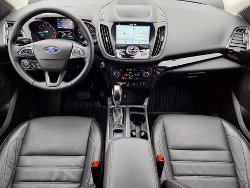 Used 2019 Ford Escape Titanium image 10