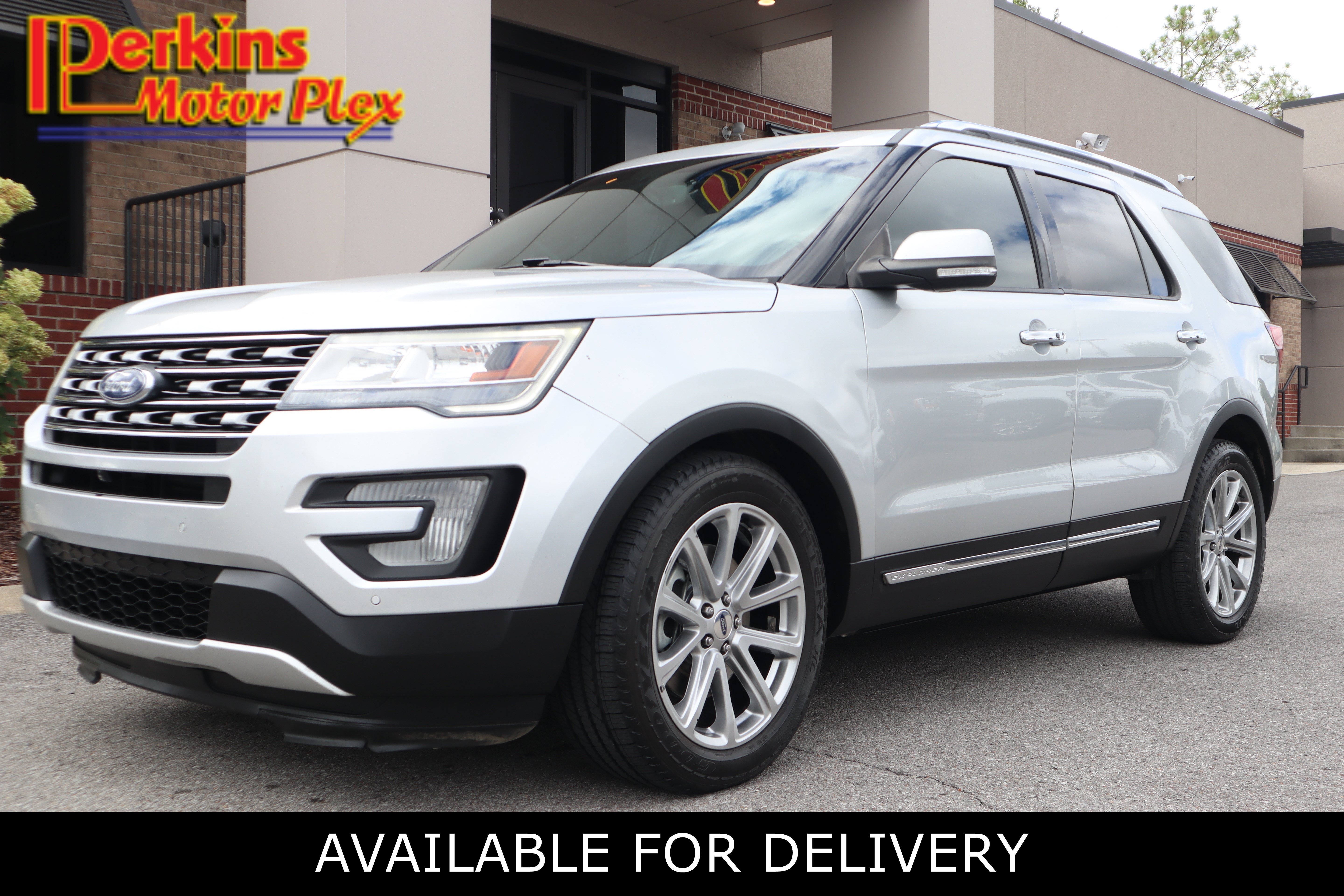 Used 2017 Ford Explorer Limited FWD image 1
