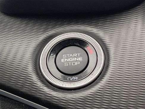 Used 2024 Jeep Grand Cherokee Laredo X image 37