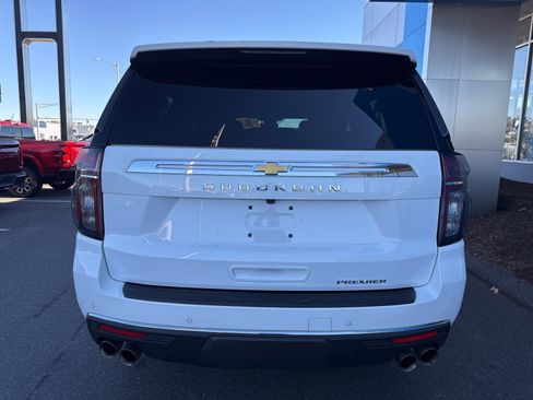 Used 2023 Chevrolet Suburban Premier image 7