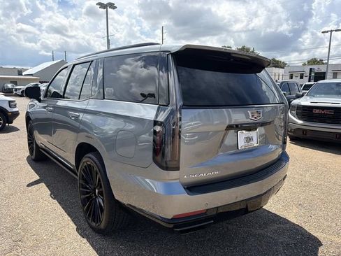 Used 2026 Cadillac Escalade Platinum Sport RWD image 9