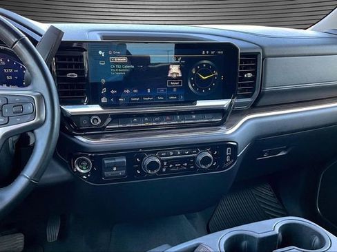 Used 2025 Chevrolet Silverado 1500 LT AWD/4WD image 10