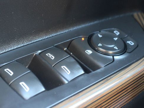 Used 2021 GMC Acadia SLE FWD image 22