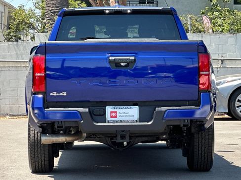 Certified 2025 Toyota Tacoma SR5 AWD/4WD image 5