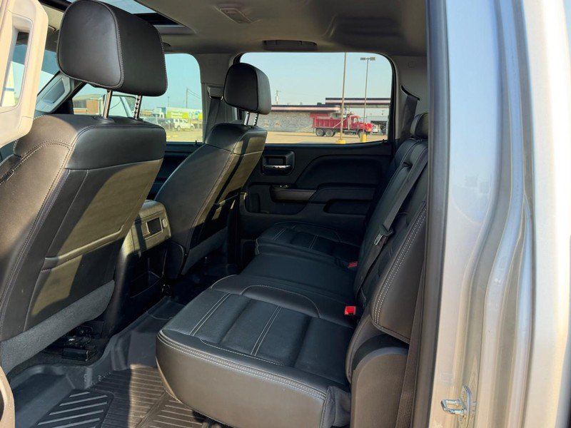 Used 2018 GMC Sierra 2500 Denali w/ Duramax Plus Package AWD/4WD image 7