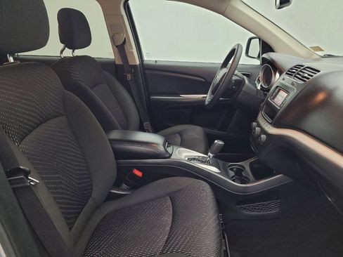 Used 2019 Dodge Journey SE FWD image 21