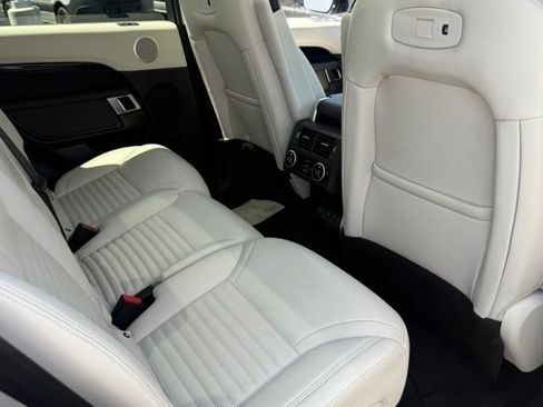 Used 2025 Land Rover Discovery S AWD/4WD image 28