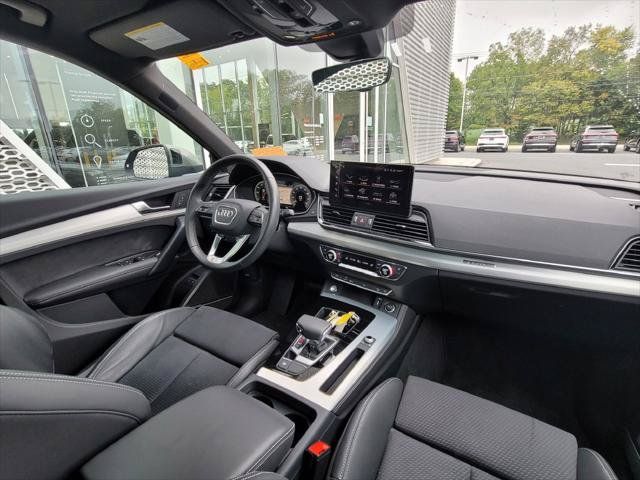 Used 2024 Audi Q5 e Premium Plus w/ Premium Plus Package AWD/4WD image 23