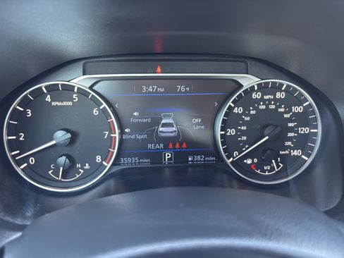 Used 2025 Nissan Altima 2.5 SV FWD image 13