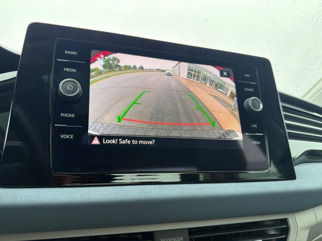 Certified 2026 Volkswagen Jetta SE FWD image 21