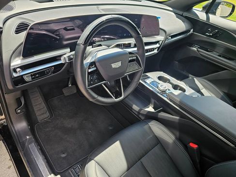 Used 2026 Cadillac Lyriq Sport AWD/4WD image 19