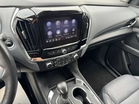 Used 2021 Chevrolet Traverse LT AWD/4WD image 16