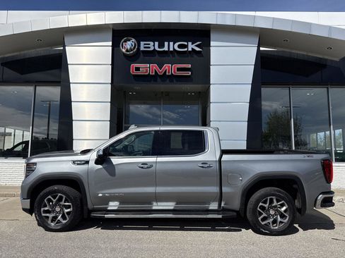 Used 2023 GMC Sierra 1500 SLT w/ SLT Premium Package AWD/4WD image 14