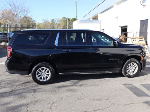 Used 2023 Chevrolet Suburban LT image 11