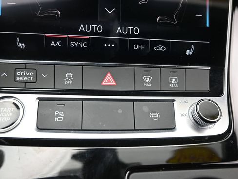 Used 2025 Audi Q7 3.0T Premium Plus AWD/4WD image 40