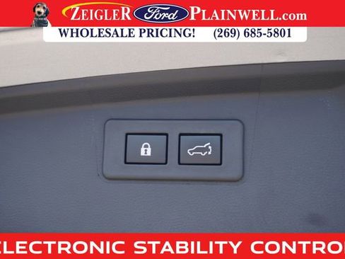 Used 2023 Subaru Outback Premium image 11