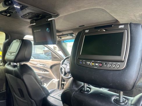 Used 2016 Cadillac Escalade Platinum AWD/4WD image 40