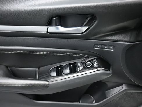 Used 2020 Nissan Altima 2.0 Platinum image 10