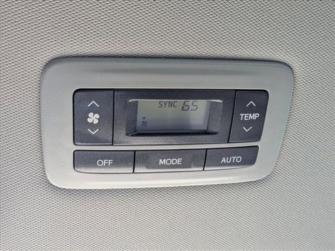 Used 2016 Toyota Sienna XLE w/ XLE Navigation Package image 17