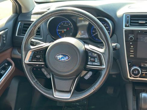 Used 2018 Subaru Outback 3.6R Touring AWD/4WD image 39