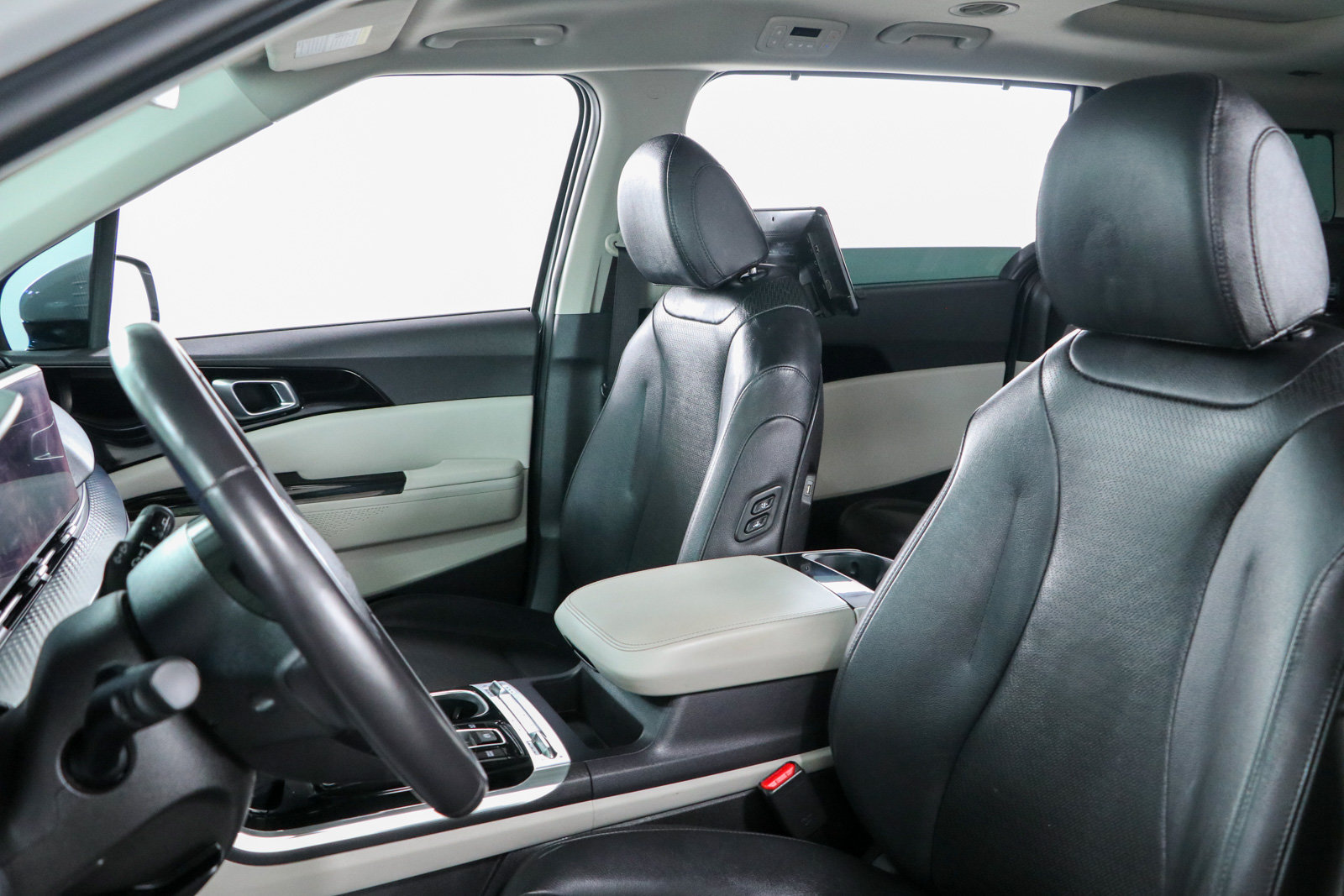 Used 2024 Kia Carnival SX Prestige FWD image 25