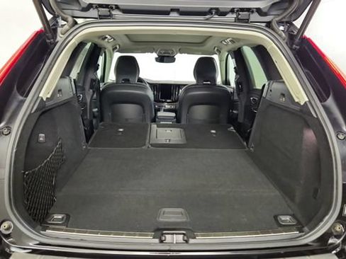Certified 2023 Volvo XC60 T8 Plus AWD/4WD image 42