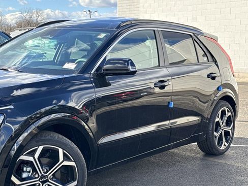 New 2025 Kia Niro EX Touring image 31