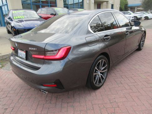 Used 2021 BMW 330i Sedan w/ Premium Package image 2