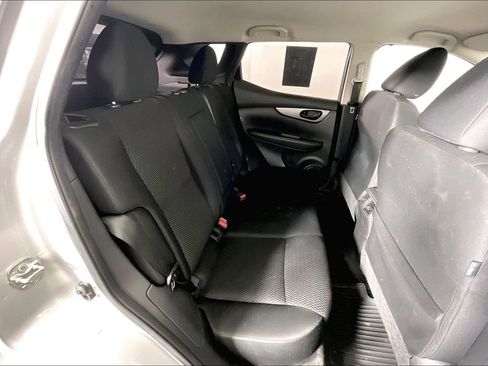 Used 2022 Nissan Rogue Sport S image 36