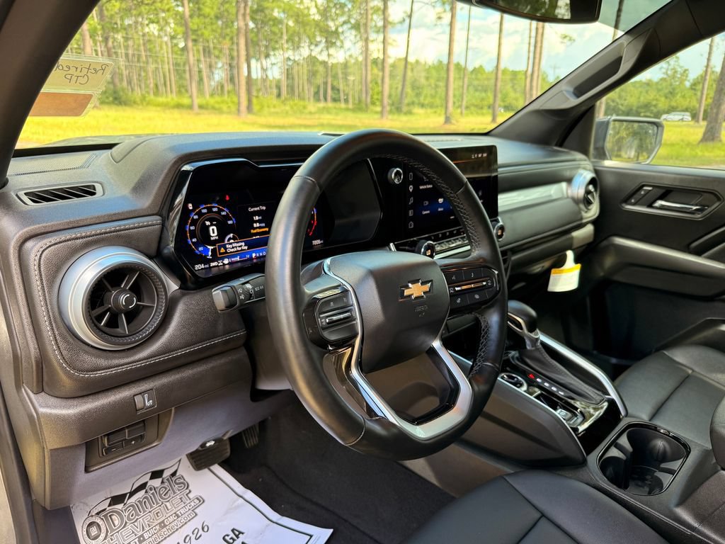 New 2025 Chevrolet Colorado LT w/ LT Convenience Package AWD/4WD image 13