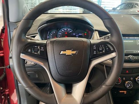 Used 2019 Chevrolet Trax LT w/ Driver Confidence Package image 13