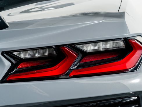 Used 2025 Chevrolet Corvette Z06 image 13