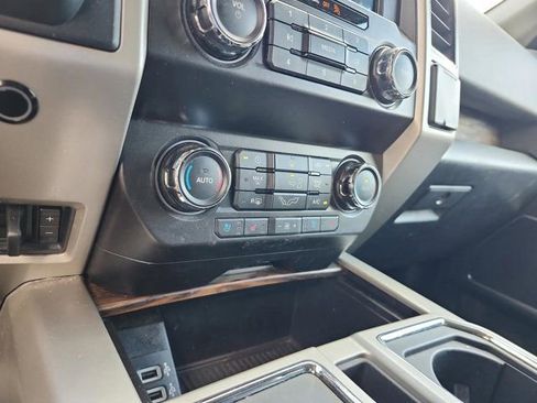 Used 2020 Ford F150 Lariat image 24