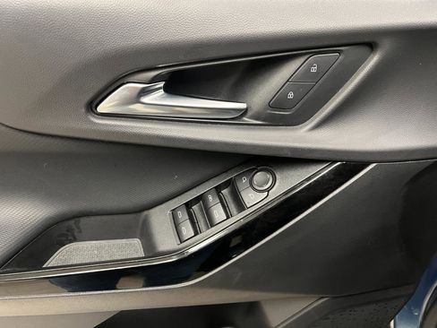 Used 2025 Chevrolet Equinox LT image 32